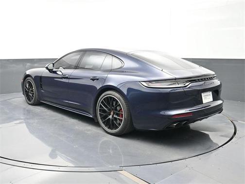 2022 Porsche Panamera GTS