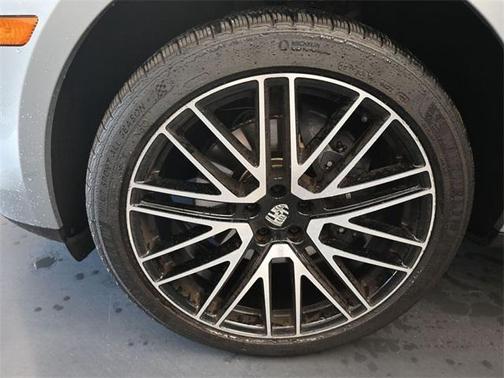 2024 Porsche Macan Base