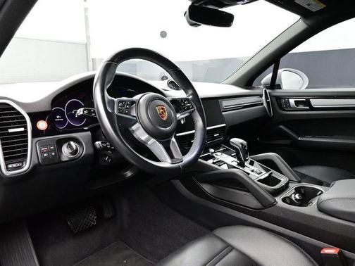 White 2022 Porsche Cayenne Platinum Edition