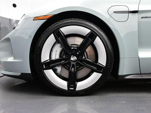 2025 Porsche Taycan 4S