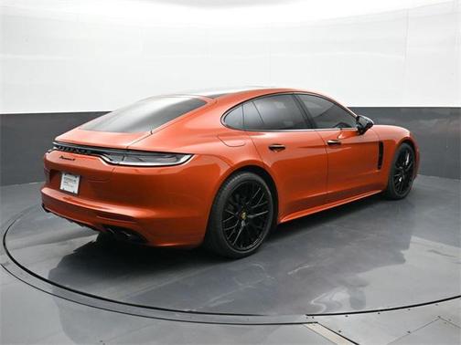 2022 Porsche Panamera 4 Platinum Edition