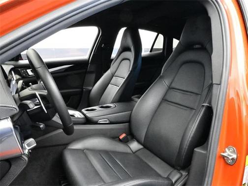 2022 Porsche Panamera 4 Platinum Edition