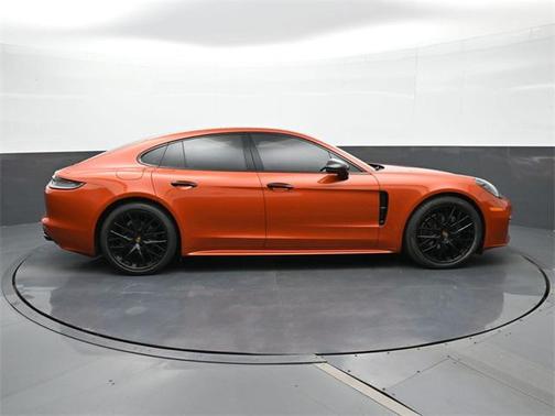 2022 Porsche Panamera 4 Platinum Edition