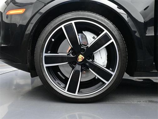 2023 Porsche Cayenne Turbo