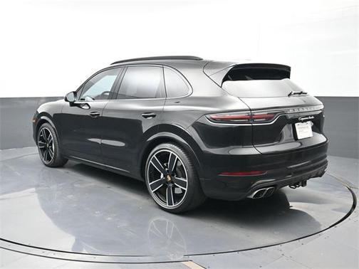 2023 Porsche Cayenne Turbo