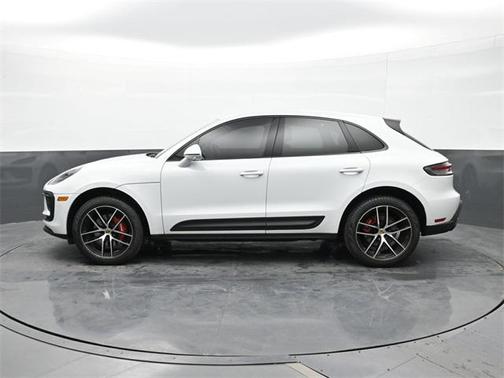 2023 Porsche Macan Base