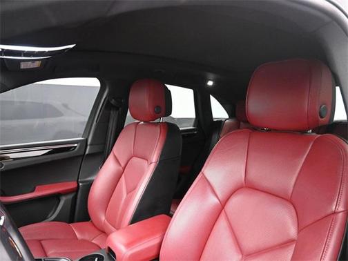 2023 Porsche Macan Base