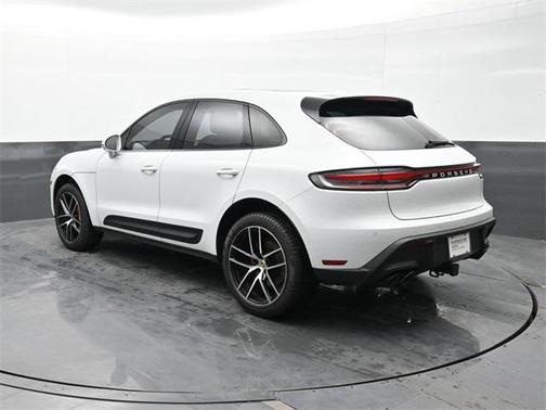 2023 Porsche Macan Base
