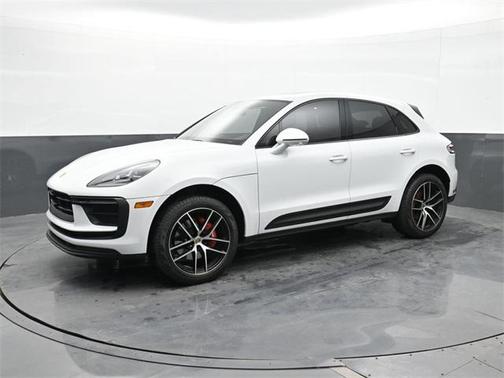 2023 Porsche Macan Base