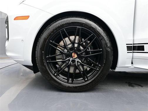 2026 Porsche Cayenne GTS