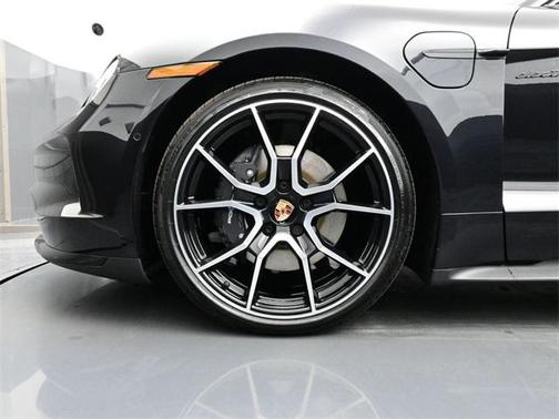 2026 Porsche Taycan 4