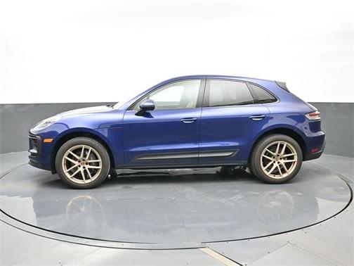 2022 Porsche Macan Base (PDK)