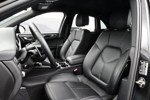 Volcano Grey Metallic 2025 Porsche Macan Macan