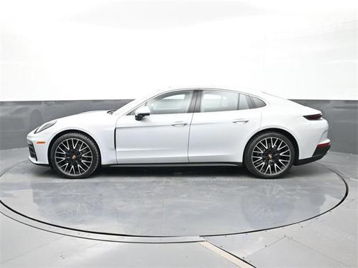 2026 Porsche Panamera 