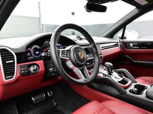 2022 Porsche Cayenne S