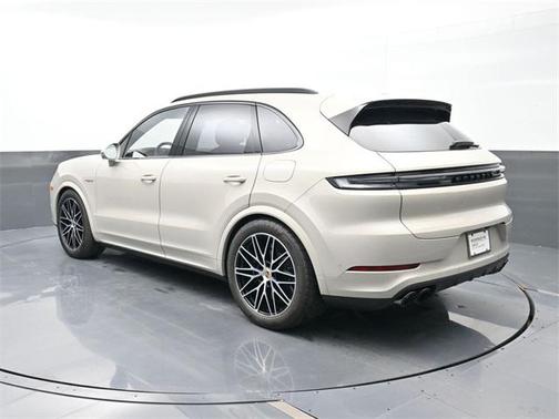 2024 Porsche Cayenne Turbo