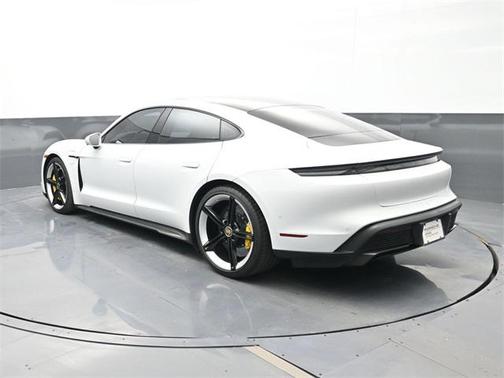 2022 Porsche Taycan Turbo S