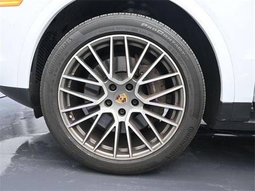 2022 Porsche Cayenne Platinum Edition