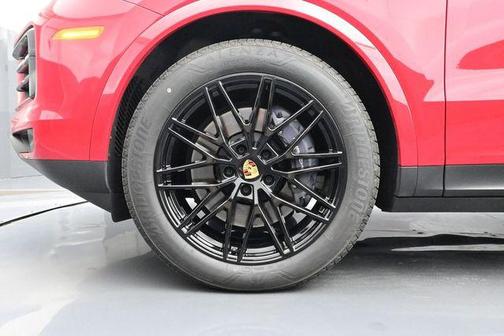 Carmine Red 2024 Porsche Cayenne Cayenne