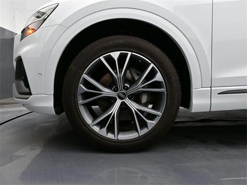 2023 Audi Q8 55 Premium Plus