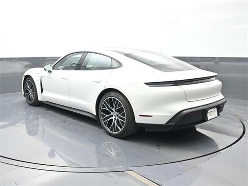 2022 Porsche Taycan 