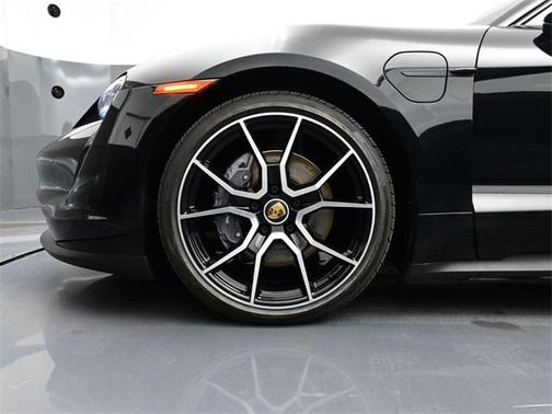 2022 Porsche Taycan 