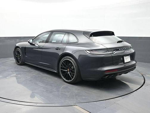 2023 Porsche Panamera 4