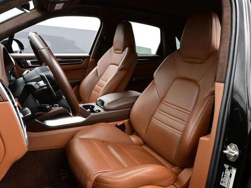 2023 Porsche Cayenne Turbo