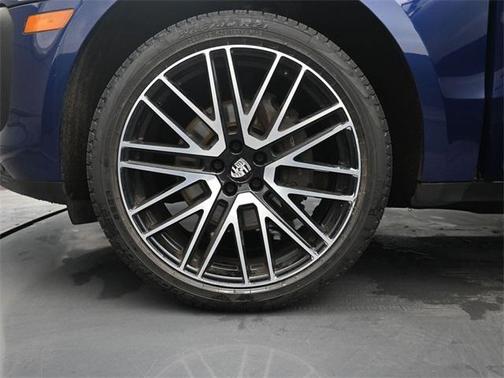 2022 Porsche Macan Base