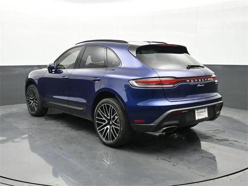 2022 Porsche Macan Base