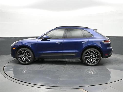 2022 Porsche Macan Base