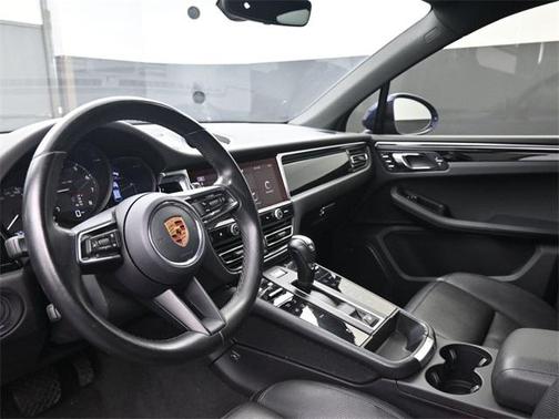 2022 Porsche Macan Base