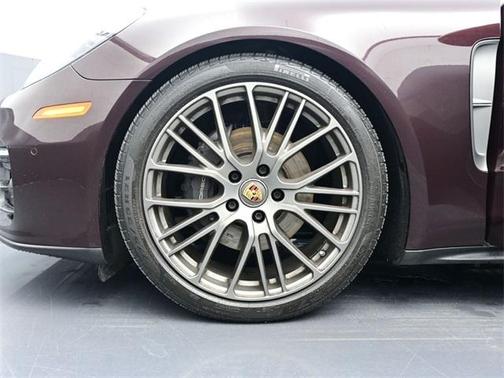 2022 Porsche Panamera Platinum Edition