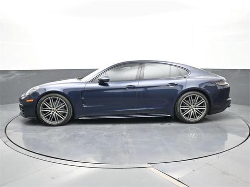 2022 Porsche Panamera 4 Platinum Edition