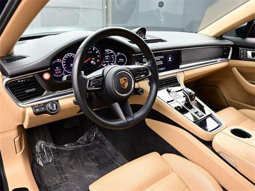 2022 Porsche Panamera 4 Platinum Edition