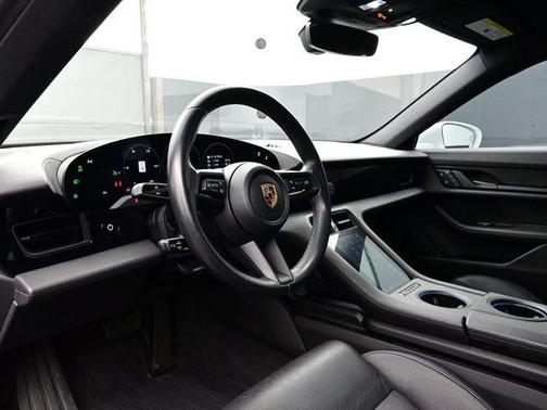 2023 Porsche Taycan 