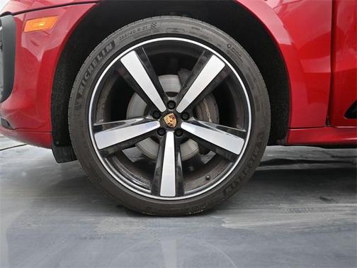 2022 Porsche Macan Base
