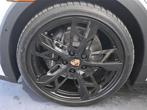 2025 Porsche Taycan 4