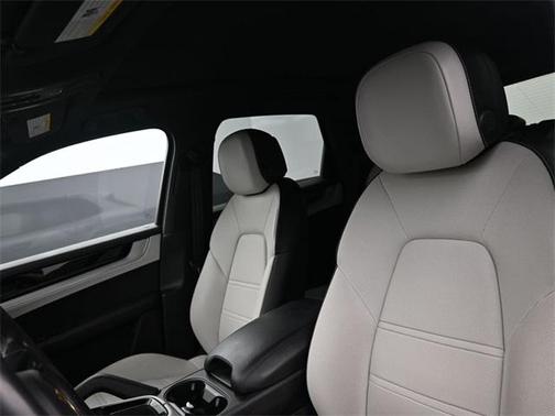 2024 Porsche Cayenne