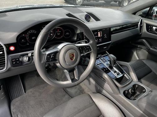 2021 Porsche Cayenne Base (Tiptronic)