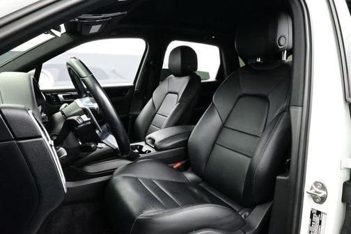 White 2020 Porsche Cayenne Cayenne