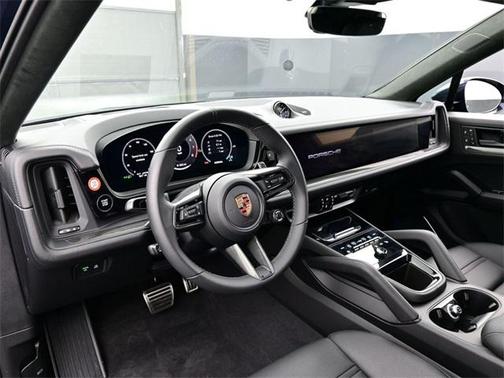 2025 Porsche Cayenne GTS