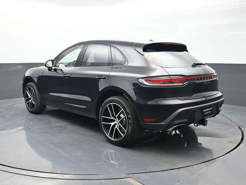 Jet Black 2026 Porsche Macan Macan