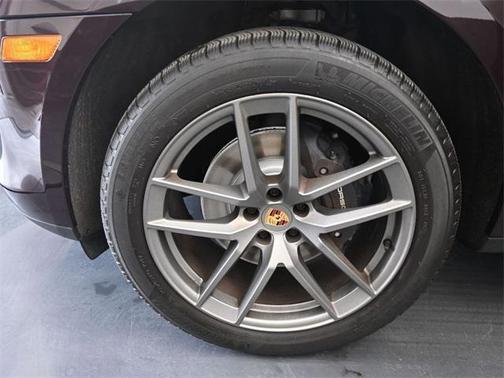 2023 Porsche Macan Base