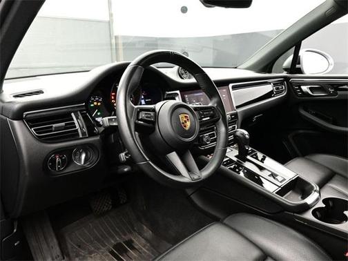 2023 Porsche Macan T