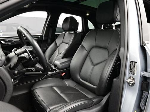 2023 Porsche Macan T