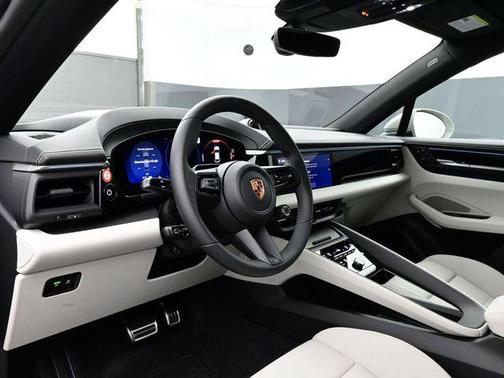 2026 Porsche Macan 4S
