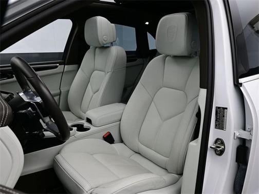 2021 Porsche Macan S