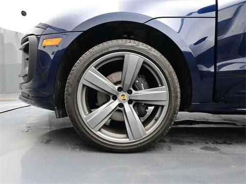 2023 Porsche Macan 