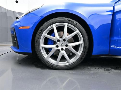 2024 Porsche Panamera 4